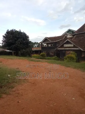 Kiu Kenda Estate Prime 3/4 Acre in Gated Court