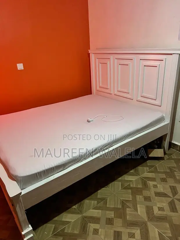 5x6 Chester Bed Frame - White - 1