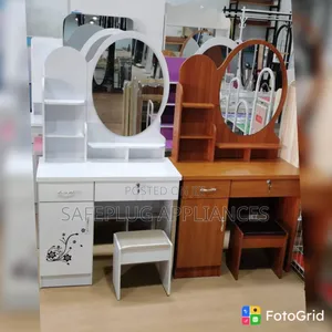 Elegant Bedroom Dressing Table with Mirror - Modern Design
