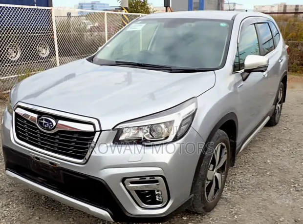 Subaru Forester 2018 Silver - 1