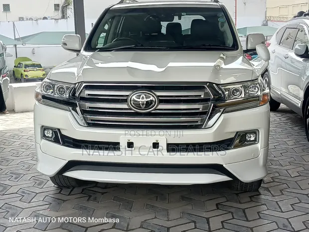 Toyota Land Cruiser 2017 Nyeupe - 1