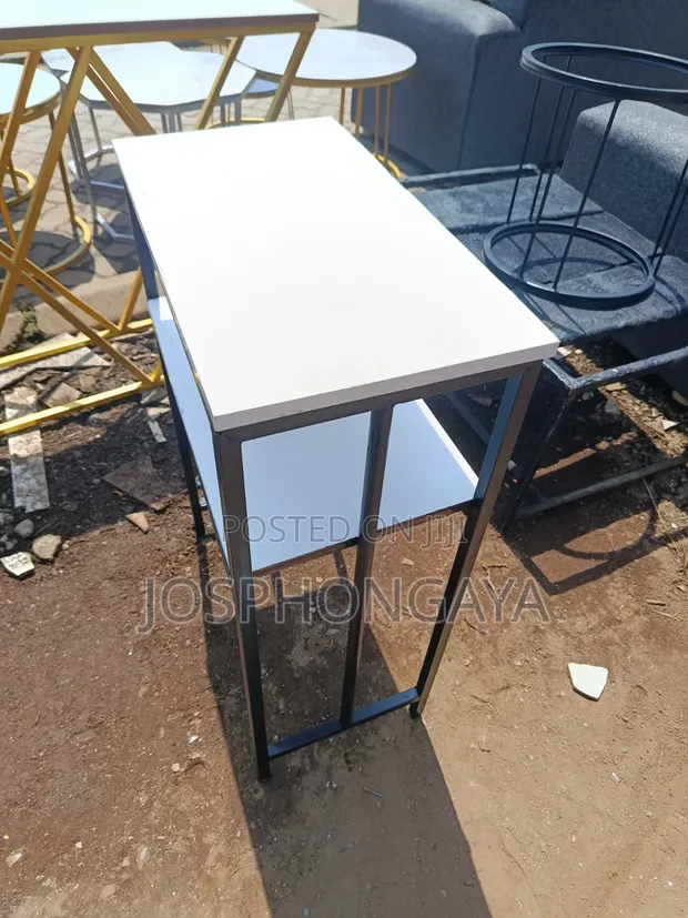 Quality Metallic Stand - Black - 1