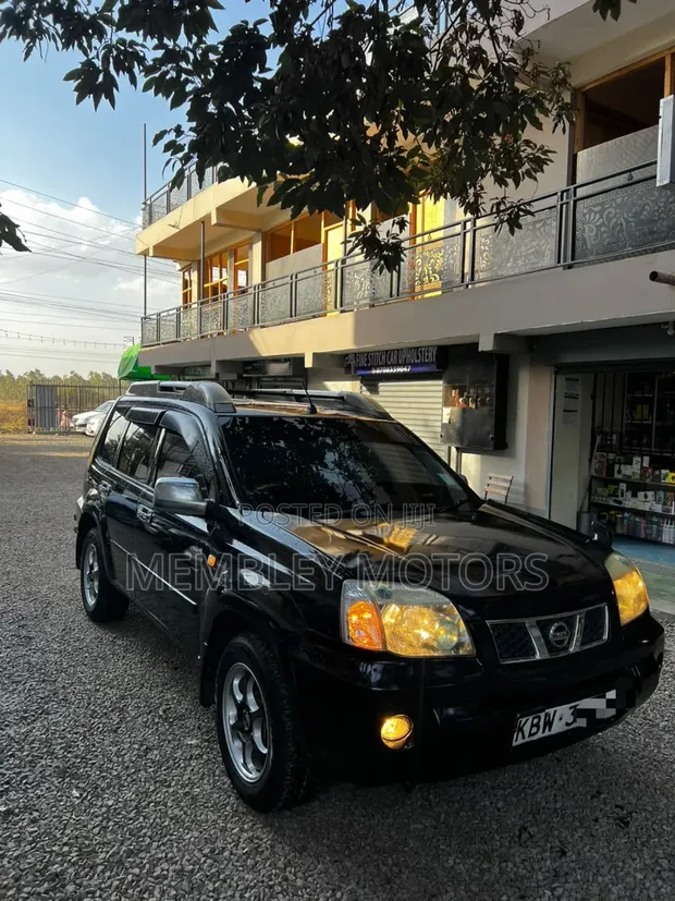 Nissan X-Trail 2.0 Comfort 2005 Nyeusi - 1