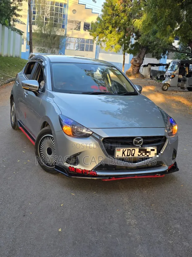 Mazda Demio 2017 Gray - 1