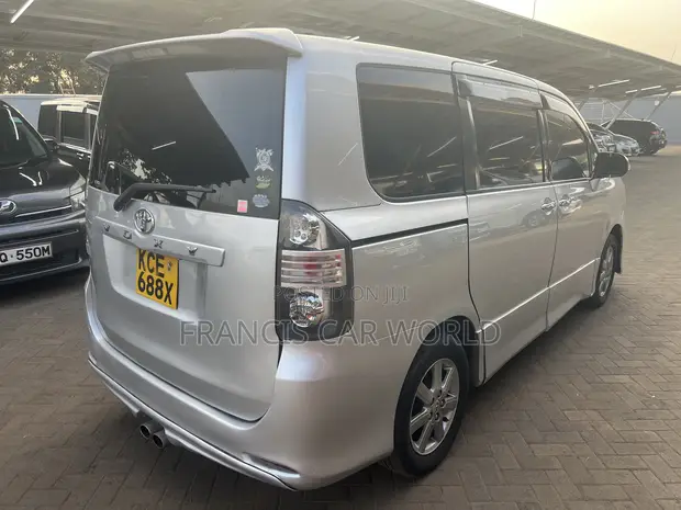 Toyota Voxy 2008 Silver - 1