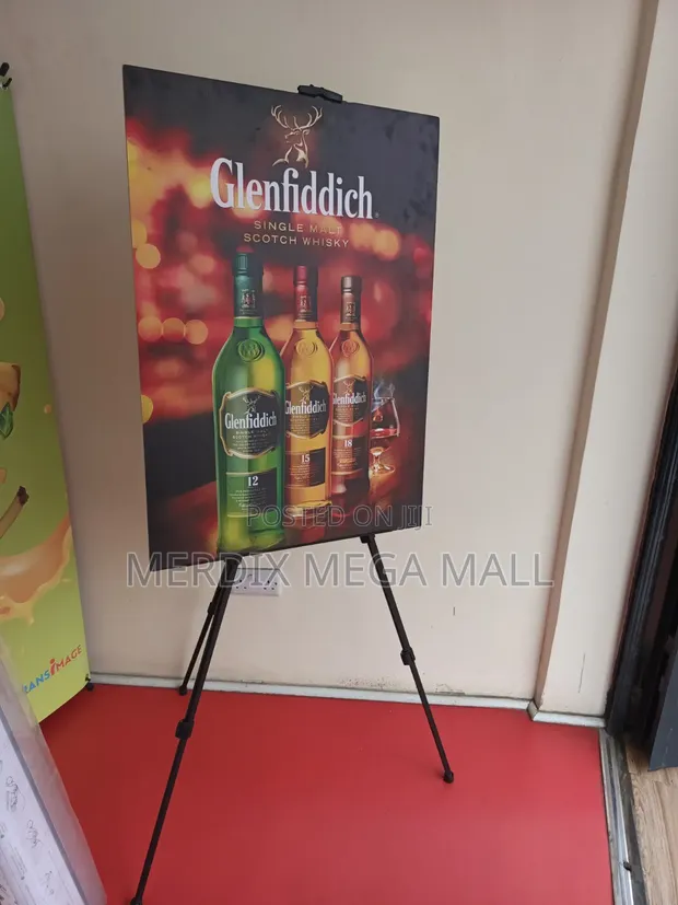 Professional Photostand Design & Printing - 1