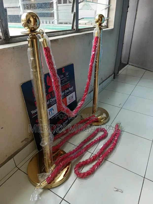 Gold Crowd Control Queue Stands (Set of 2 + Rope) - 1