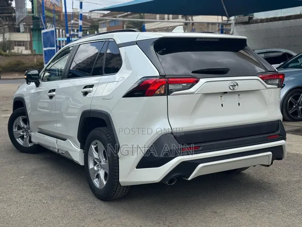 Toyota RAV4 2019 White - 1