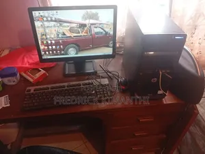 HP Desktop Computer 2GB RAM, 500GB HDD