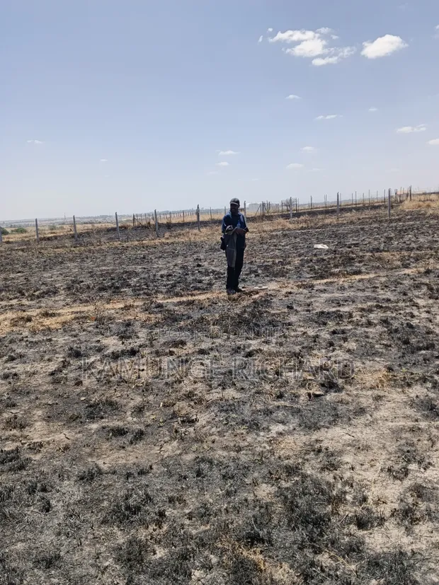 Land for Sale in Muthwani - 3200 sqm - 1