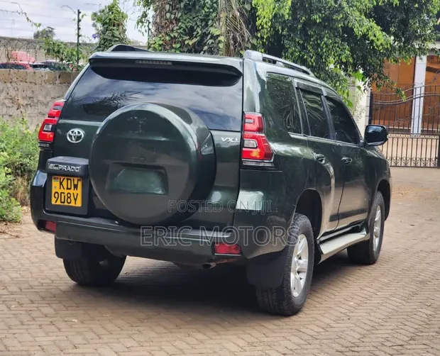 Toyota Land Cruiser Prado 2014 VX.L Green - 1
