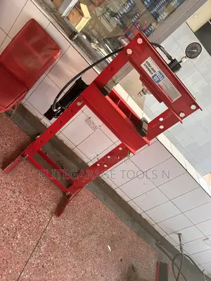 New Heavy Duty 30-Tonne Pneumatic Pressing Machine