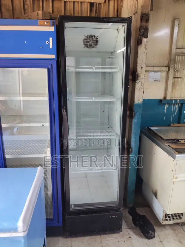 Black Display Counter Fridge - 600L, 5 Trays - 1