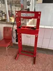 Sunshine Italy 30-Tonne Pneumatic & Hydraulic Shop Press - 1