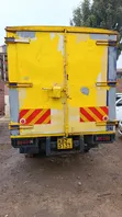 Mitsubishi Canter 2013 Yellow - 2
