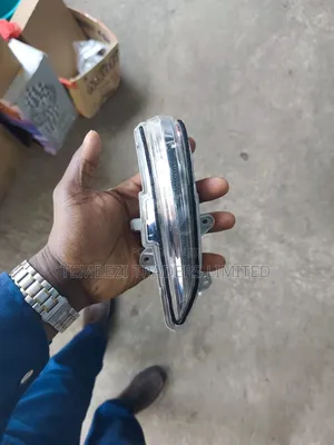 Toyota Crown Athlete Side Mirror Indicator Light
