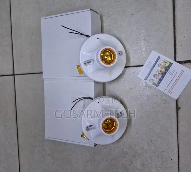 Kamera ya Siri ya WiFi Bulb Holder na Ufuatiliaji wa Simu kwa Mbali - 1