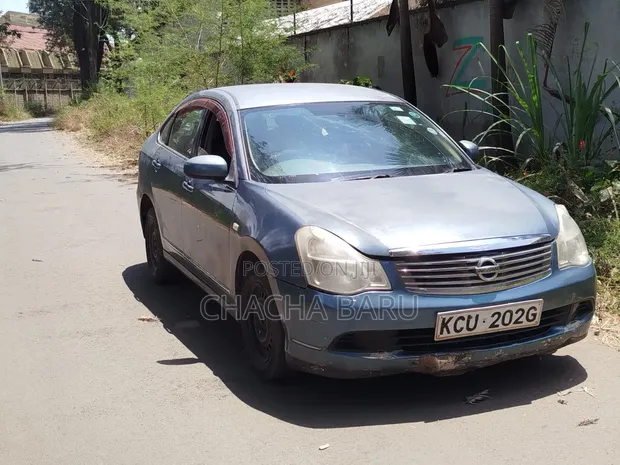 Nissan Bluebird 2012 - 1
