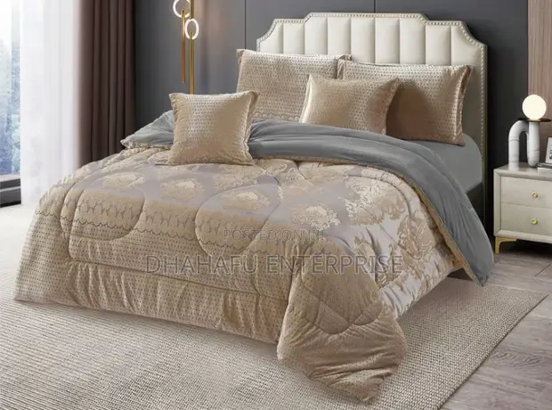 Luxury 6x7 Silk Jacquard Comforter Set - 1