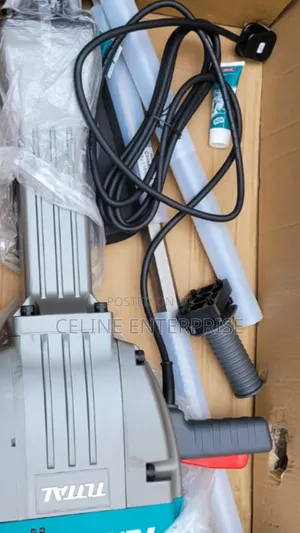 TOTAL 30kg Demolition Hammer - Heavy-Duty Concrete Breaker