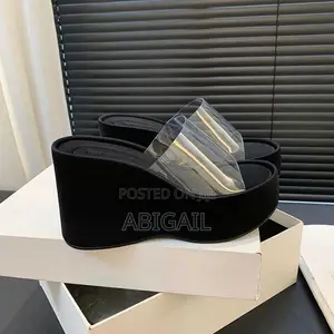 La Wedge Platform Sandals - Black