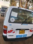 Toyota HiAce 2003 Nyeupe - 2