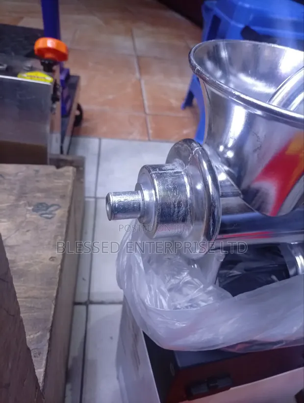 Most Selling Manual M32 Meat Mincer Machine - 1