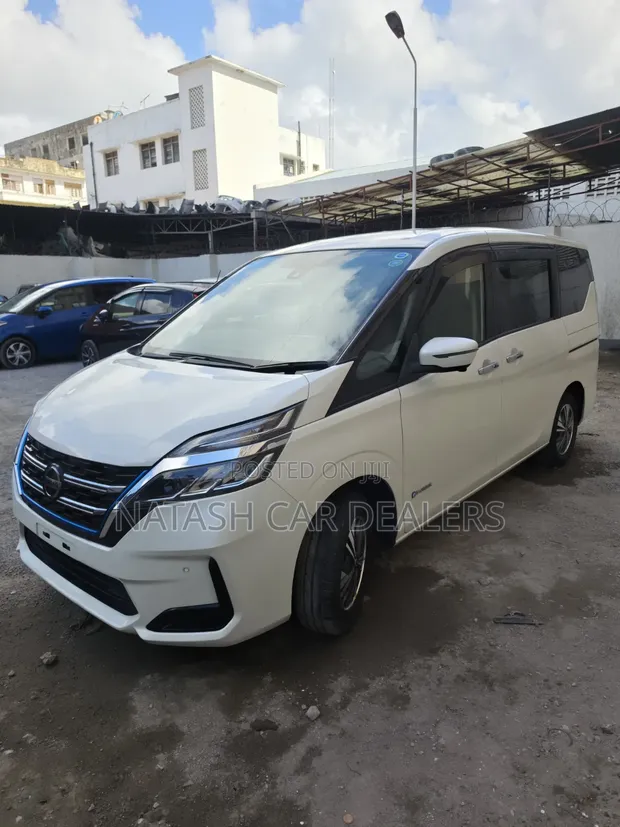 Nissan Serena e-POWER 2019 White - 1