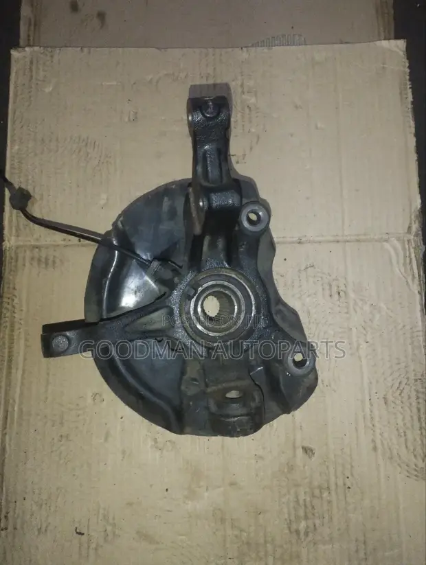 Mitsubishi Mirage Front Hub (Used) - 1
