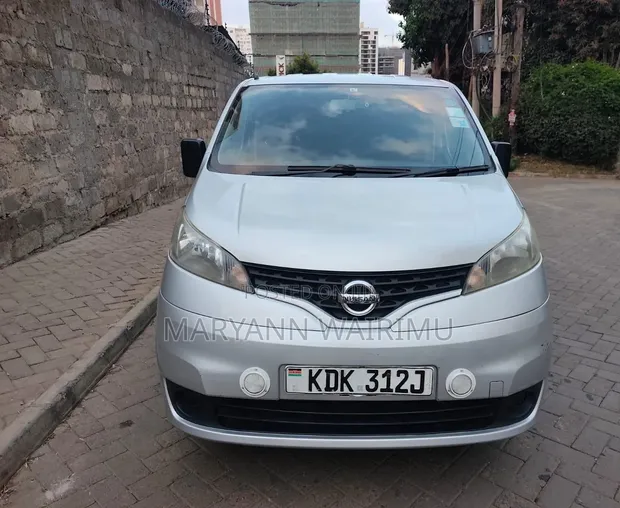 Nissan NV200 2015 Nyeusi - 1
