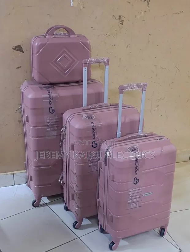 4-in-1 Luxurious Unbreakable Suitcase Set - 1