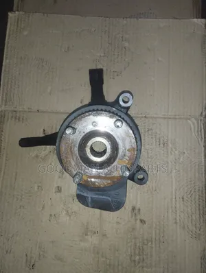 Suzuki Swift Front Hub (Used)
