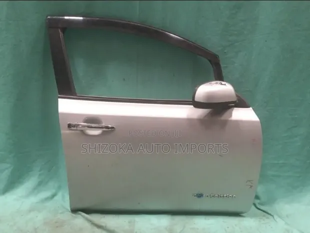 Nissan Leaf ZE0 Front Door Assembly - Right Side (2012) - 1