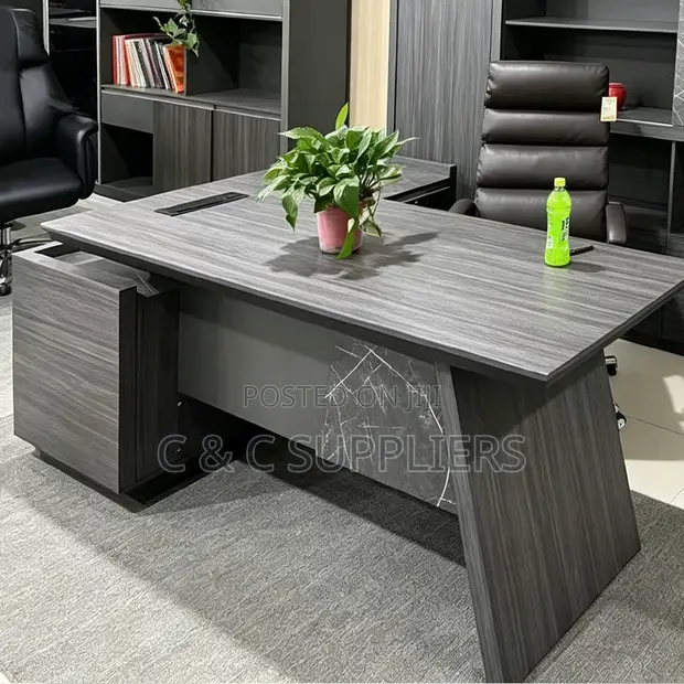 Executive Brown Manager's Desk - 1800mm - 1