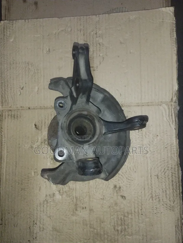 Daihatsu Mira Front Hub (Used) - 1