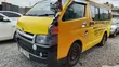 Toyota HiAce 2011 - Njano - 4