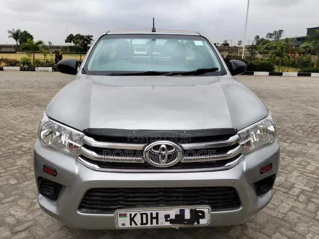 Toyota Hilux Revo Single Cab Diesel 2.4 RWD 2017 Gray - 1