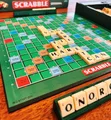 Mchezo wa Bodi wa Scrabble Classic - Mchezo wa Neno wa Familia - 1