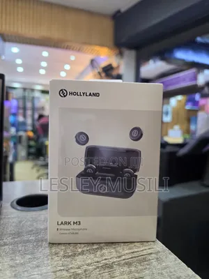 Hollyland Lark M3 Wireless Microphone System (4TX + 2RX)