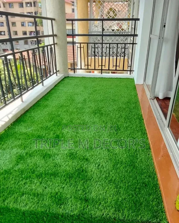 Compact Balcony Synthetic Lawn Carpet - Easy Clean - 1