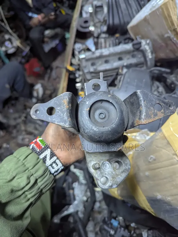 Toyota Probox Engine Mount - 1