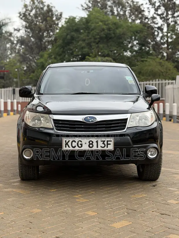 Subaru Forester 2010 Black - 1