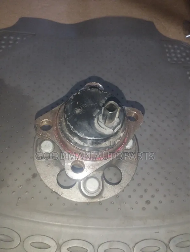 Toyota Probox New Model 2WD Rear Hub - 1