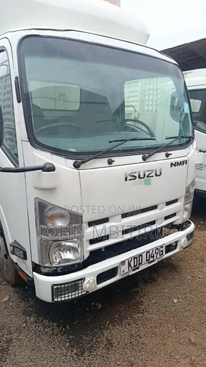 Isuzu NMR Fiber Body 2021