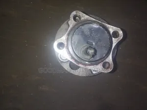 Toyota Belta 2WD Rear Hub