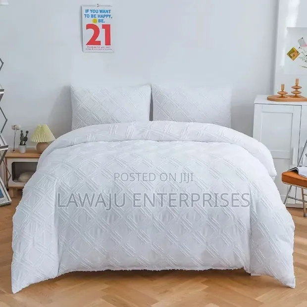 White Tufted Cotton Duvet Cover Set - 1
