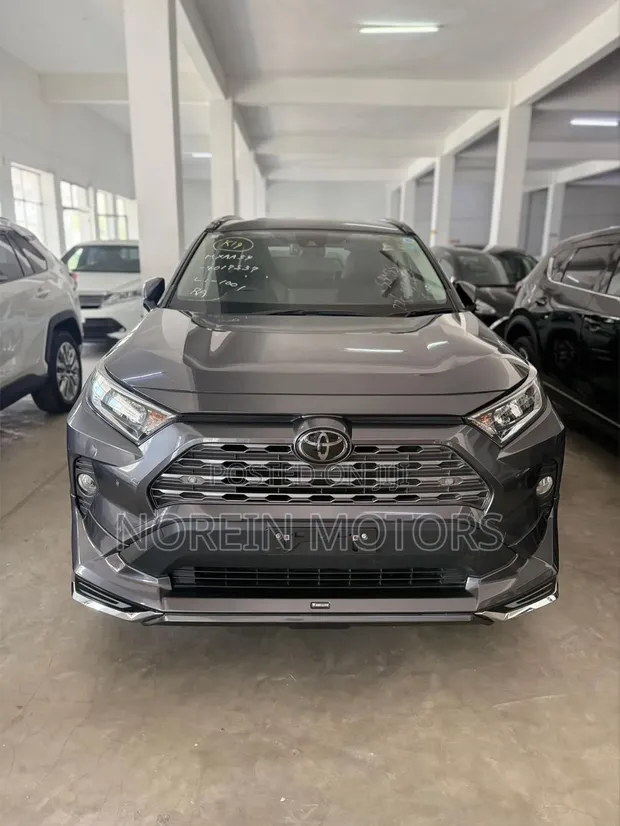 Toyota RAV4 2020 Nyeusi - 1