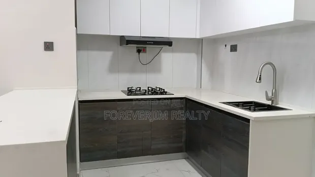 1 Bedroom Apartment with Study in Kilimani, Hurlingham - 1