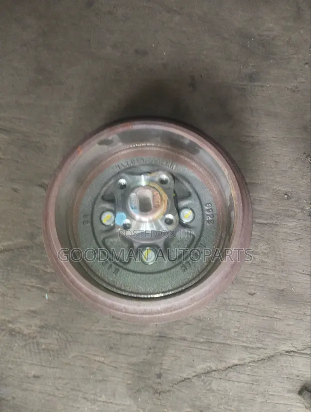 Nissan Note E12 Rear Hub - 1