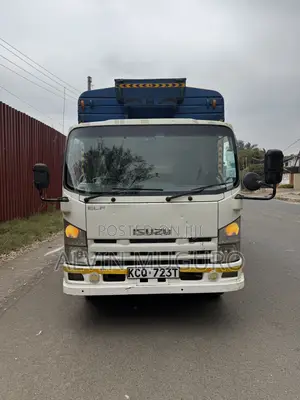 Isuzu Elf NQR Lori 2012 Nyeupe